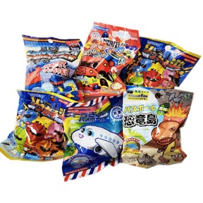日本 玩具入浴球/泡澡球 男孩最愛組 (一組3顆, 款式隨機, 每顆內有玩具公仔)